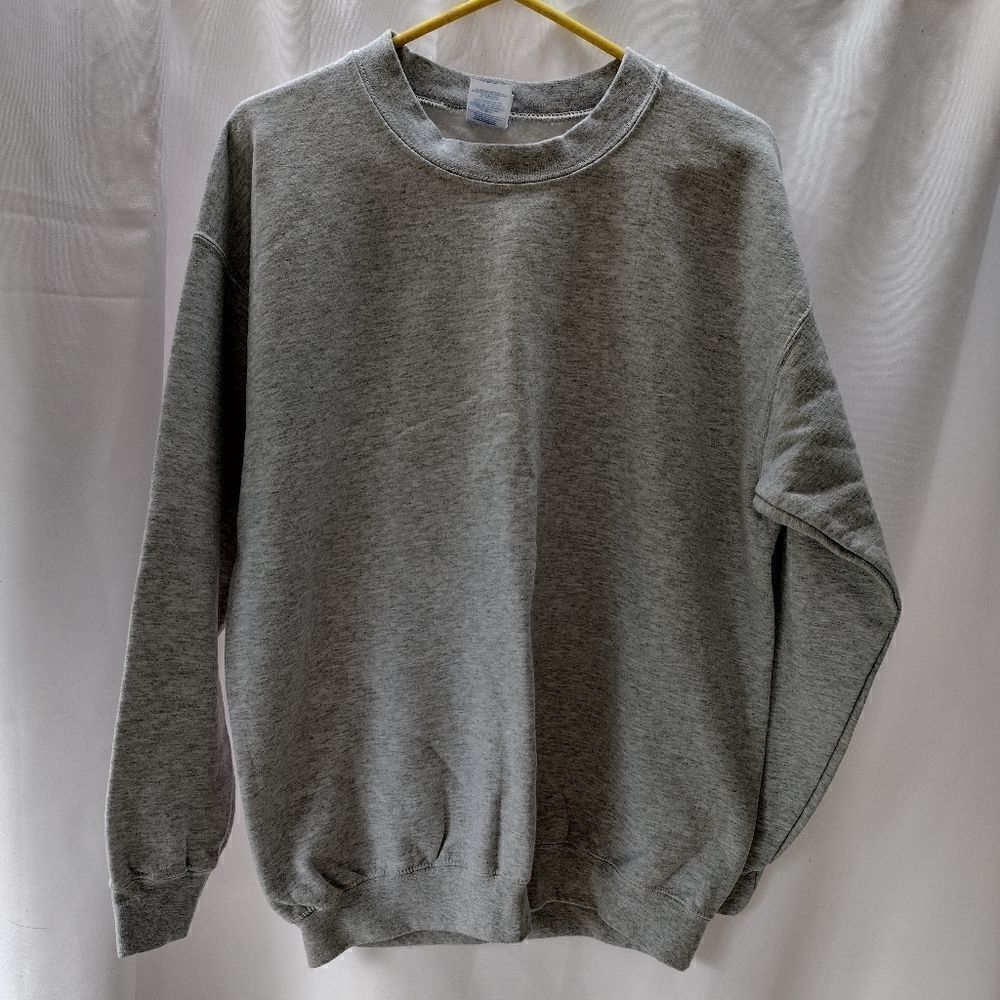 Gildan crew neck sweatshirt